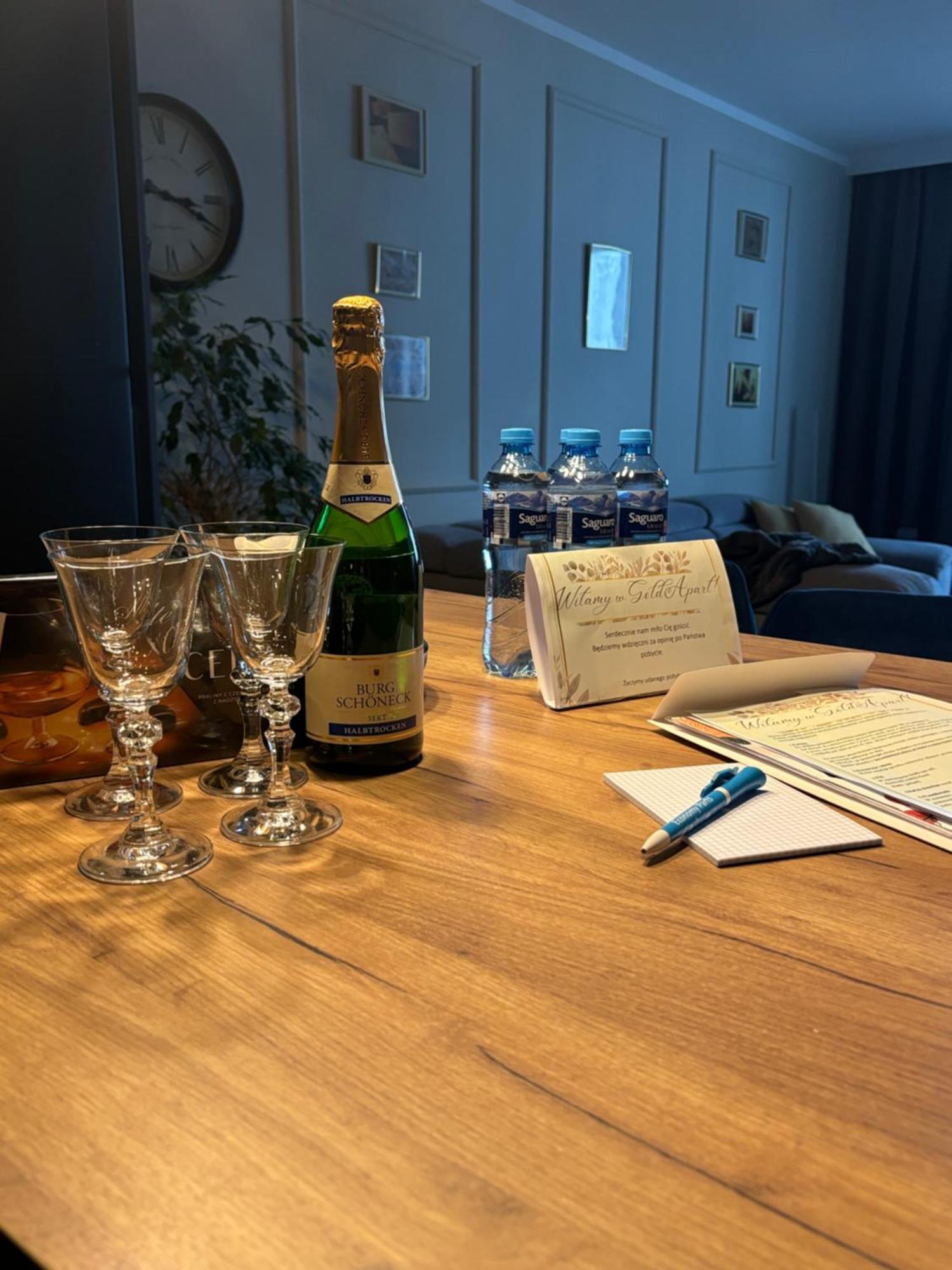Apartament Gold - Podziemny Garaz Blisko Stadionu I Lotniska - Wygoda, Styl I Komfort *